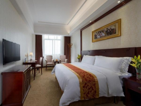  Vienna Hotel Shanwei Lufeng Jieshi Bus Station  Шаньвэй